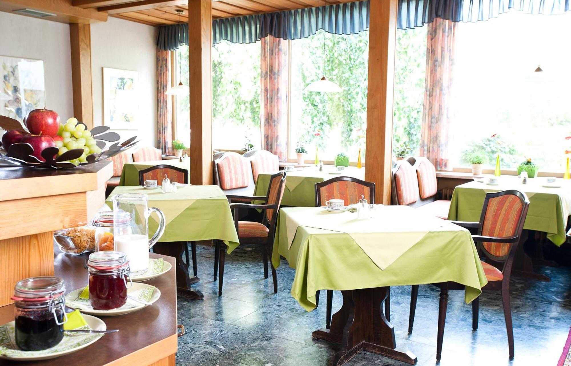 Hotel Kaeferstein Garni ニュルンベルク エクステリア 写真