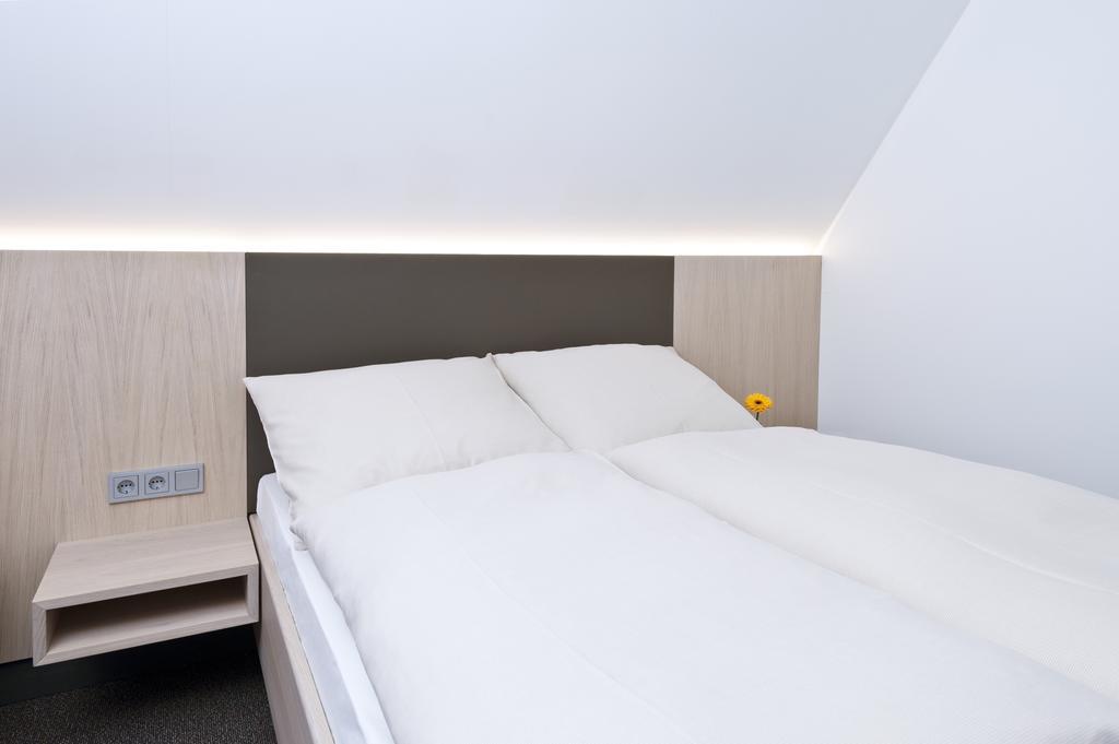 Hotel Kaeferstein Garni ニュルンベルク エクステリア 写真