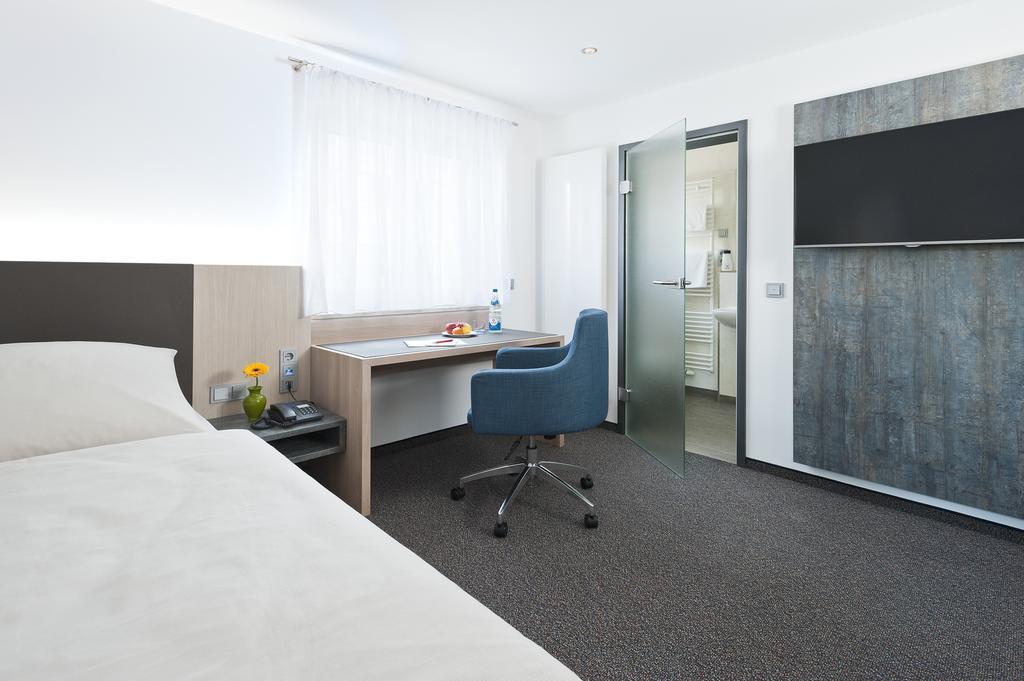 Hotel Kaeferstein Garni ニュルンベルク エクステリア 写真