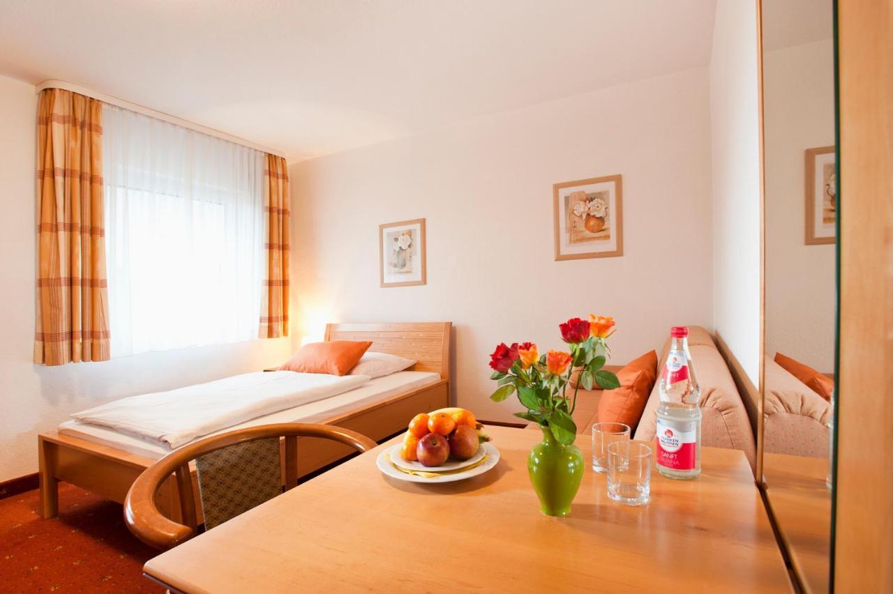 Hotel Kaeferstein Garni ニュルンベルク エクステリア 写真