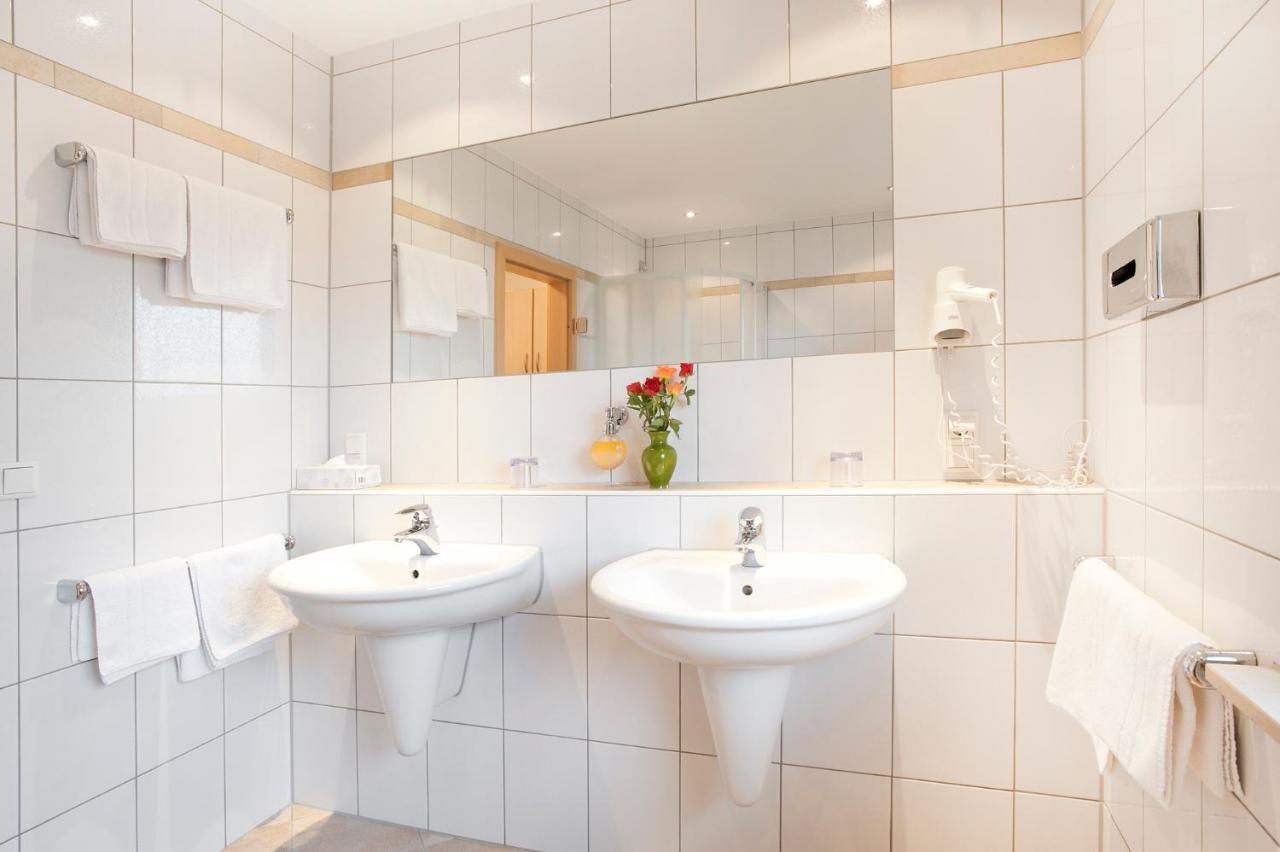 Hotel Kaeferstein Garni ニュルンベルク エクステリア 写真